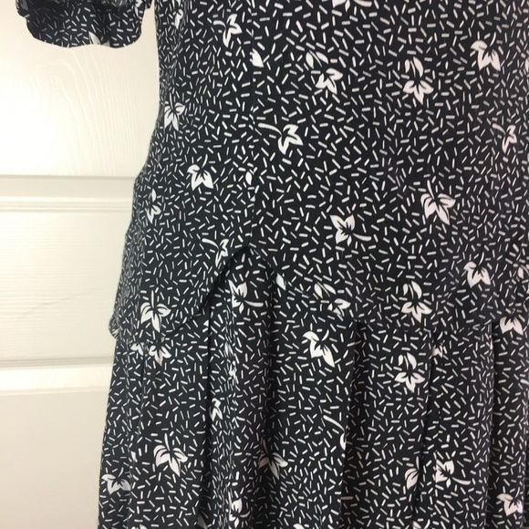 Vintage 80s Navy Cottage Core Modest Loose Fit Midi Dress - Picture 5 of 7